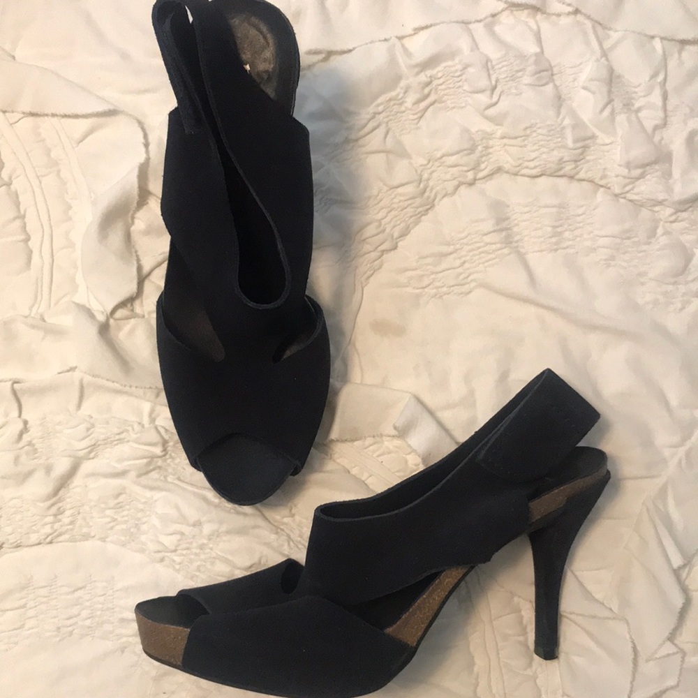 Pedro Garcia navy suede heels